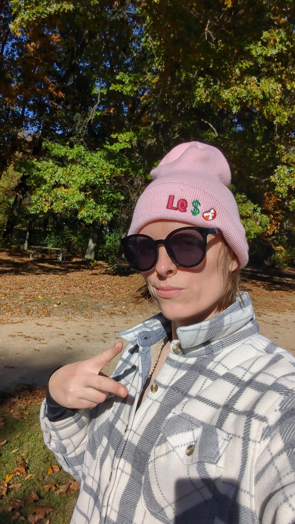 Classic Cuffed Beanie Embroidered "Le Dollar Bean"
