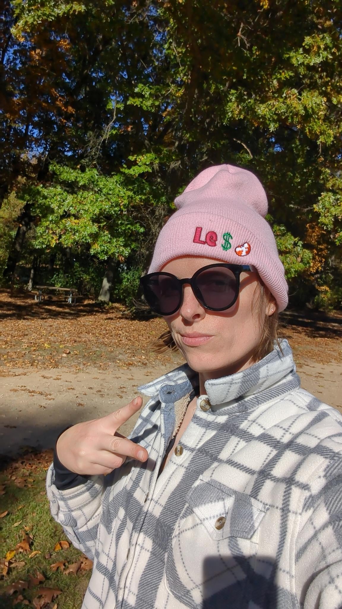 Classic Cuffed Beanie Embroidered "Le Dollar Bean"